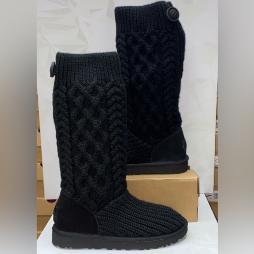 UGG CLASSIC CARDI CABLED KNIT